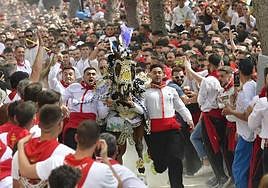 La carrera de la peña Terremoto junto a su yegua.
