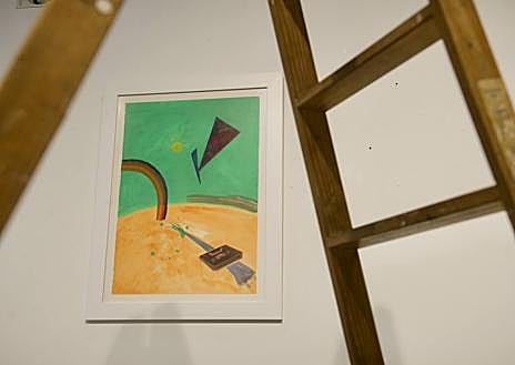 Imagen secundaria 1 - Una de las obras con un cassete, durante el montaje. 'Hacia el monolito'. 