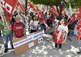 Protesta de los funcionarios de justicia, este jueves.