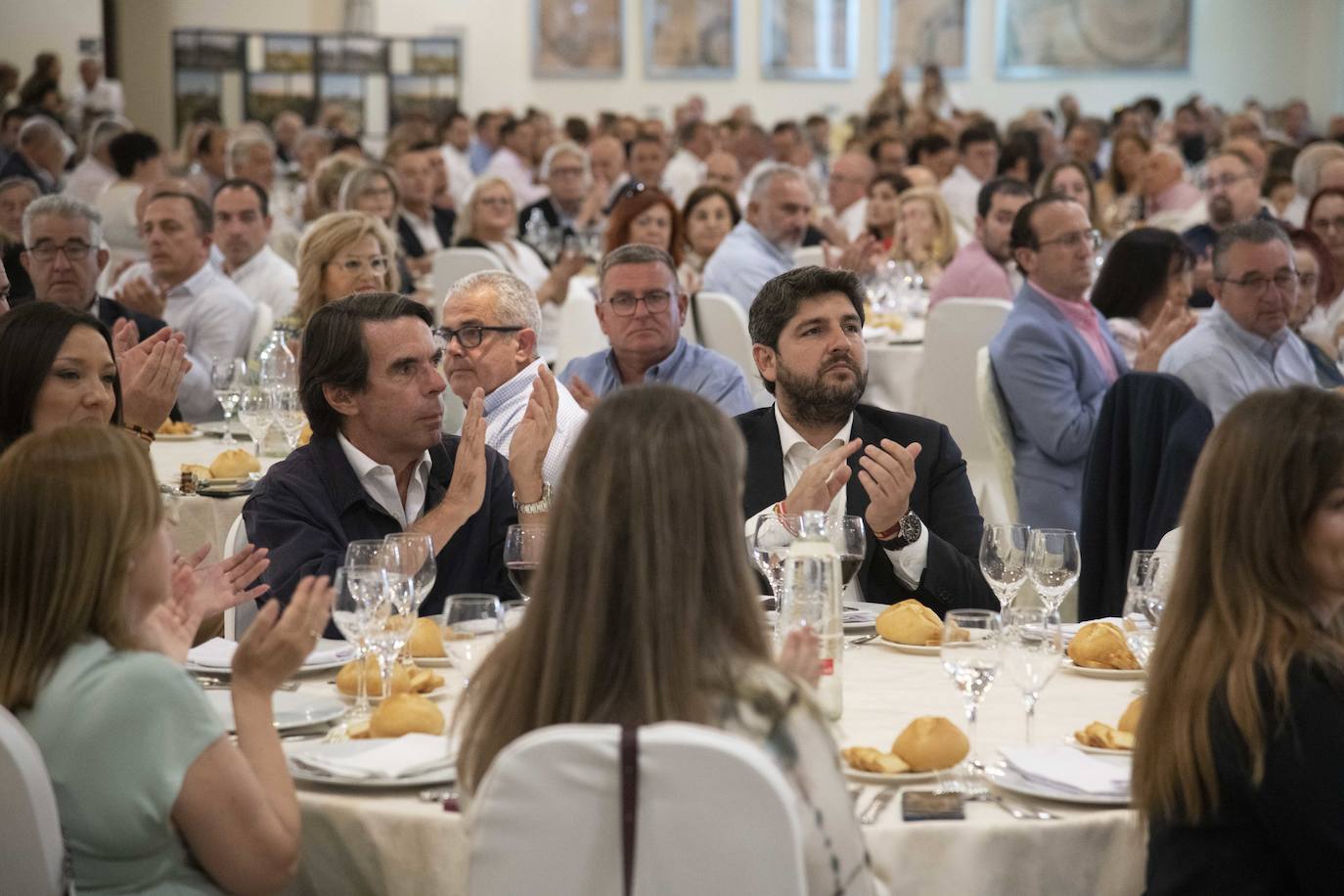 Encuentro de Aznar con agricultores y militantes en Torre Pacheco, en imágenes