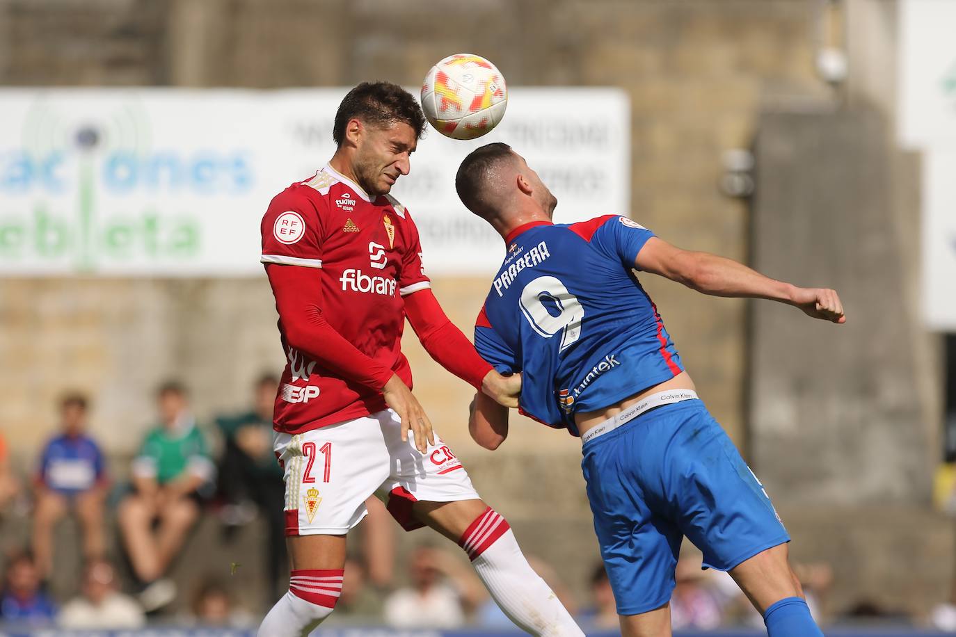 La derrota del Real Murcia frente al Amorebieta, en imágenes