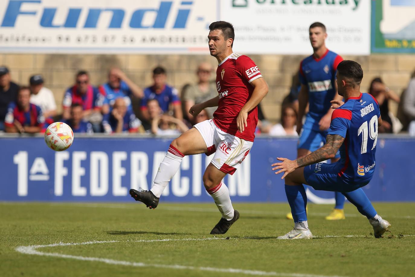 La derrota del Real Murcia frente al Amorebieta, en imágenes