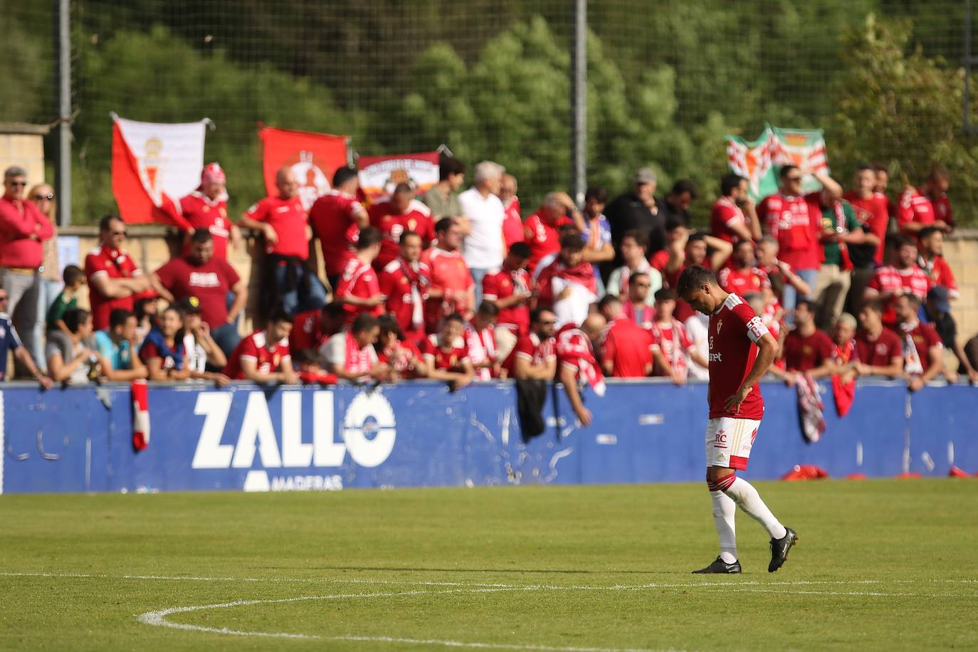 La derrota del Real Murcia frente al Amorebieta, en imágenes