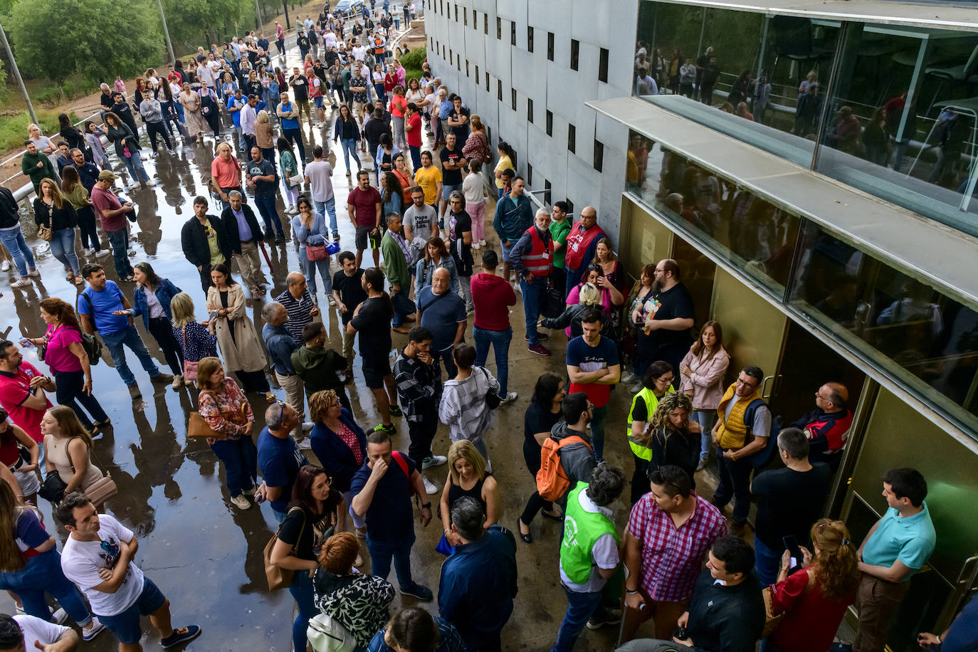 2.904 aspirantes compiten en las Oposiciones de Correos en Murcia