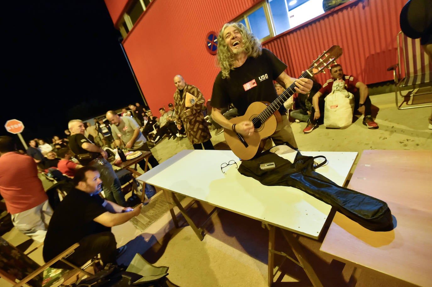 Las imágenes de la acampada de la plantilla de los &#039;coloraos&#039; en Murcia