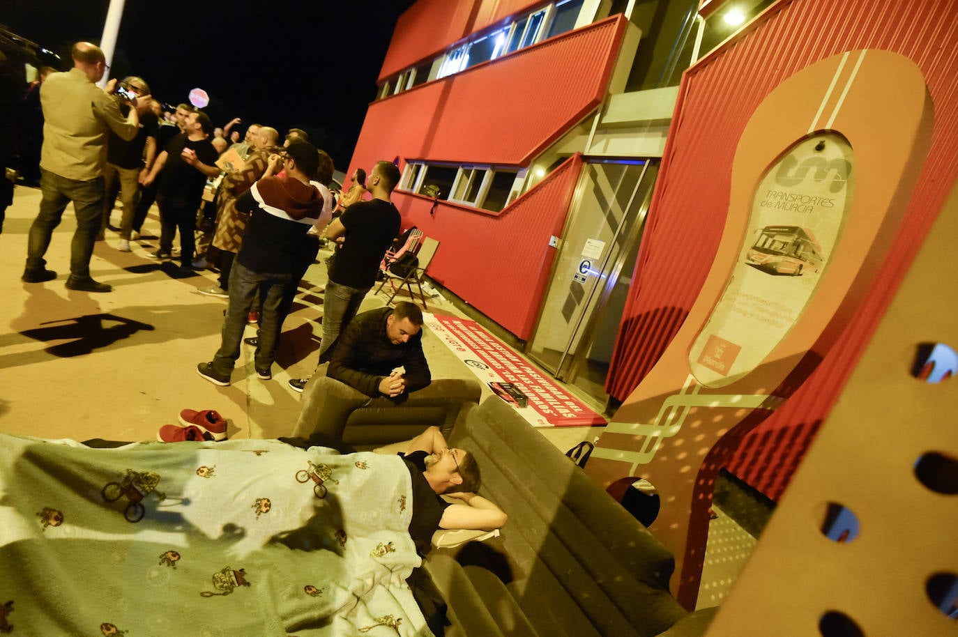 Las imágenes de la acampada de la plantilla de los &#039;coloraos&#039; en Murcia