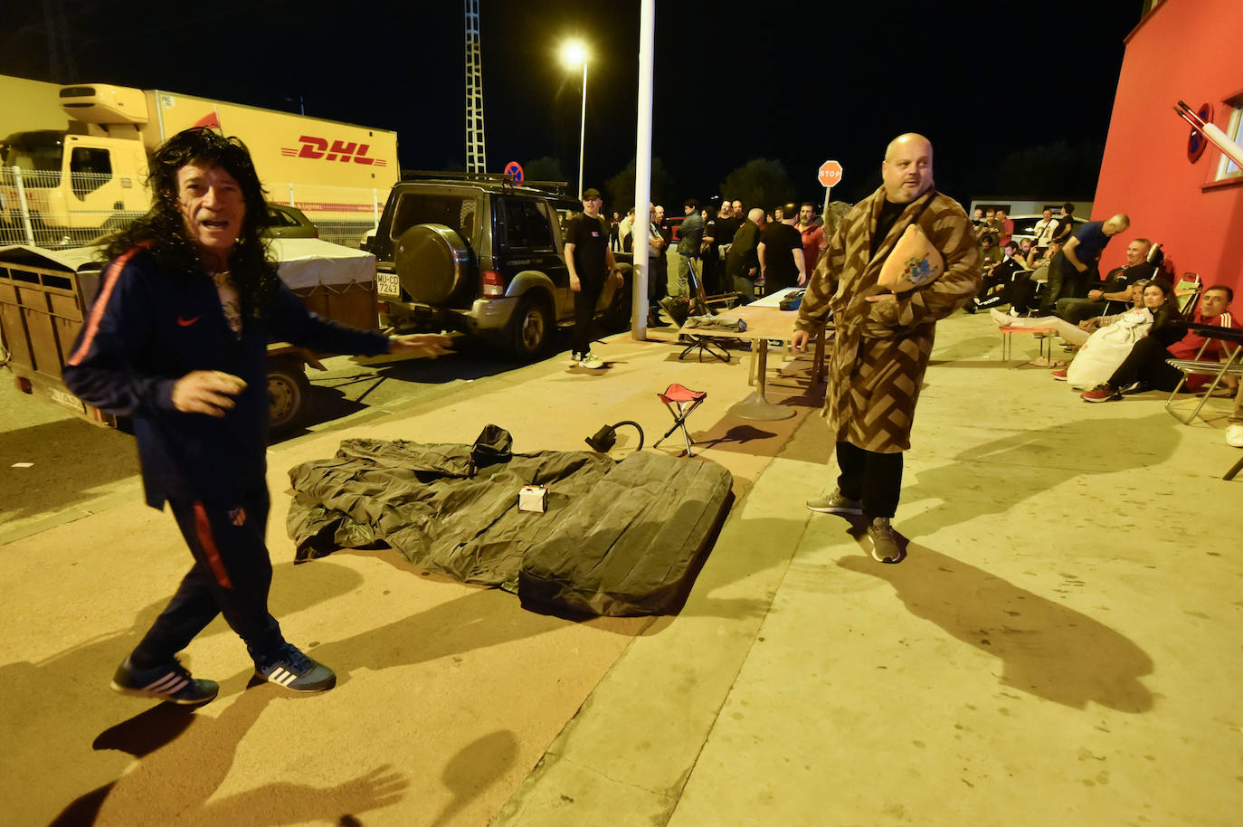 Las imágenes de la acampada de la plantilla de los &#039;coloraos&#039; en Murcia