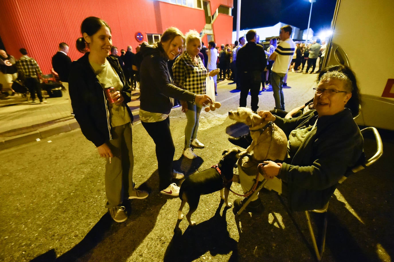 Las imágenes de la acampada de la plantilla de los &#039;coloraos&#039; en Murcia