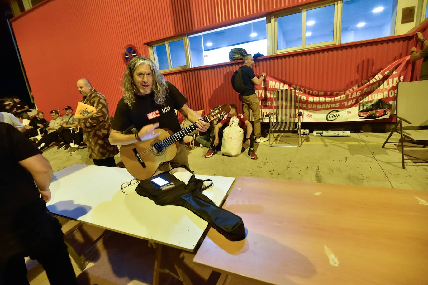 Las imágenes de la acampada de la plantilla de los &#039;coloraos&#039; en Murcia