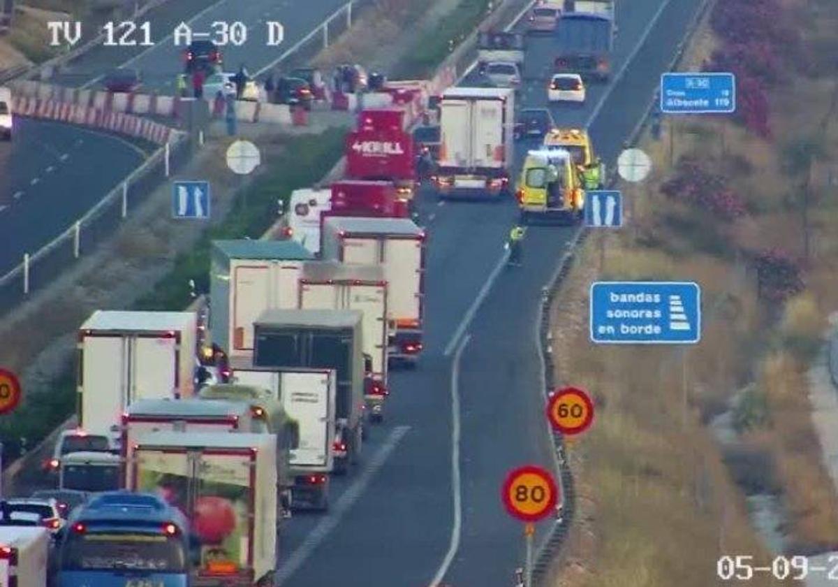 Imagen del accidente en la A-30 este martes.