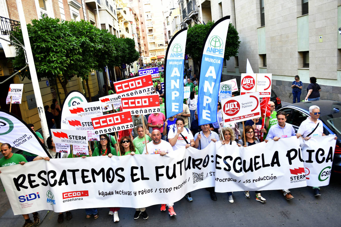 La manifestación por la escuela pública de Murcia, en imágenes