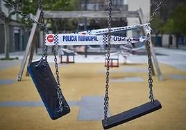 Un parque infantil precintado