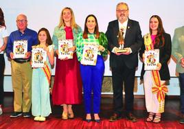 María Lorente, Alfonso Hernández, Andrea Ibáñez, Silvia Guillén, Remedios Lajara, Antonio Martínez-Quintanilla, Esther Rodríguez y José Ortega, en el Auditorio Municipal.