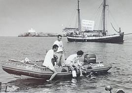 Liberación de tortugas bobas en las islas Hormigas en los primeros 80.