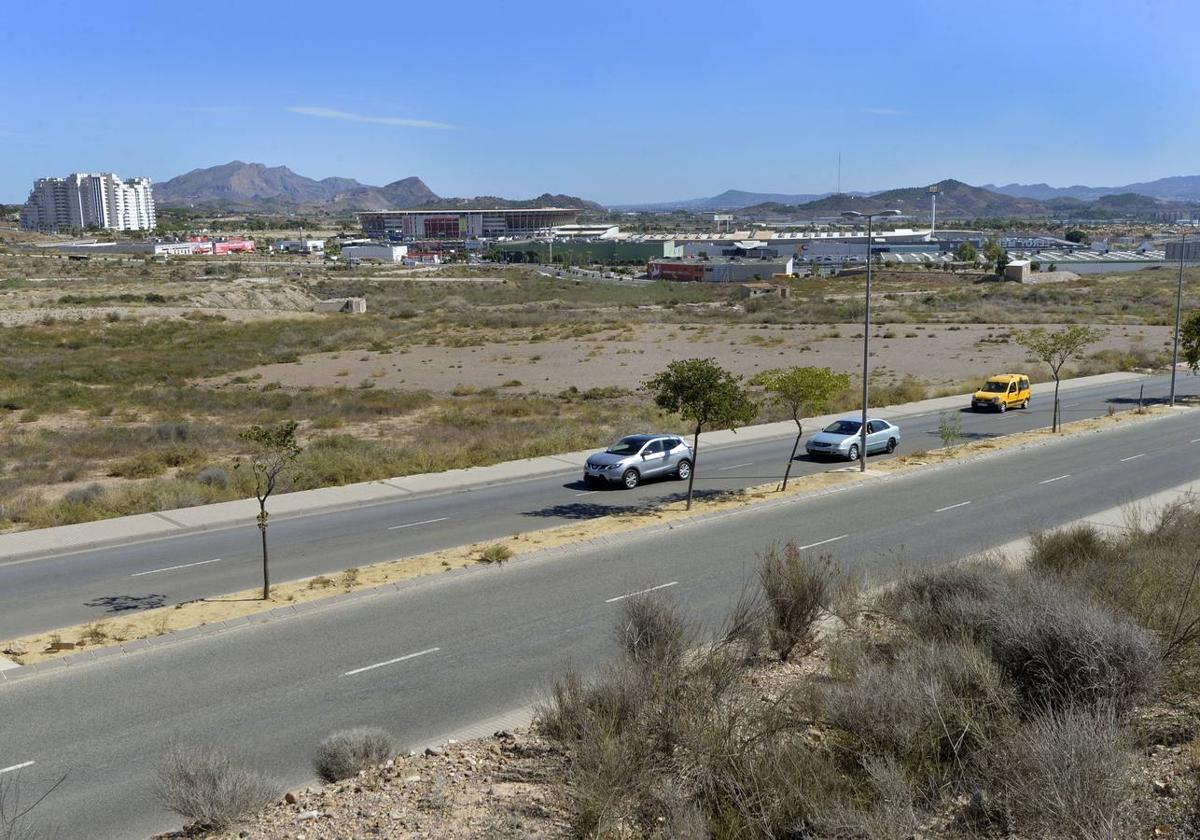 Terrenos del KBusiness, próximos al estadio Enrique Roca.