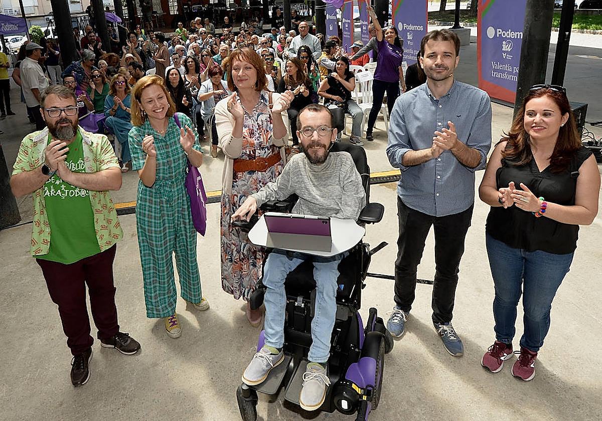 Un instante del mitin de Podemos celebrado este sábado en la pérgola de San Basilio de Murcia.