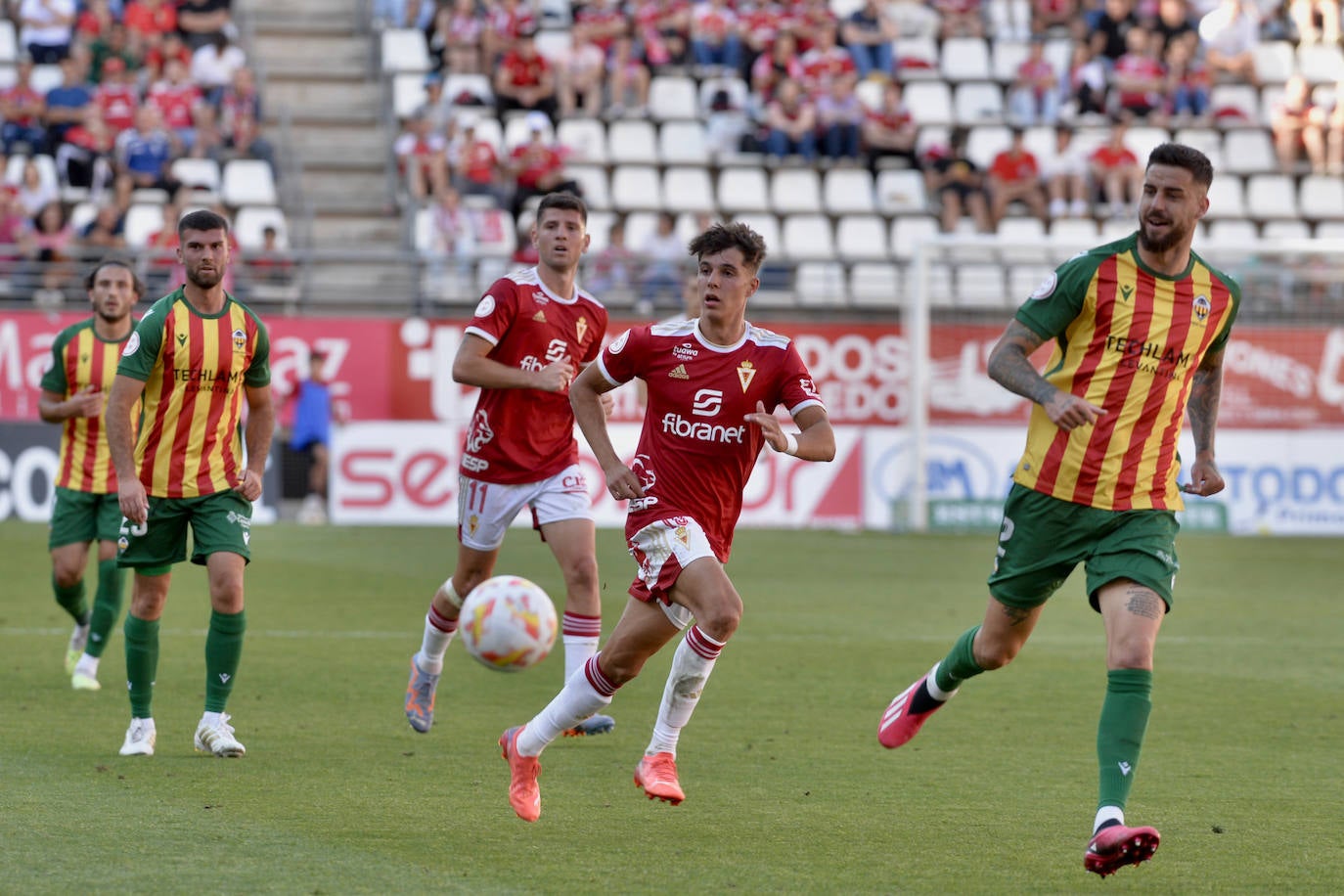 El empate del Real Murcia frente al Castellón, en imágenes