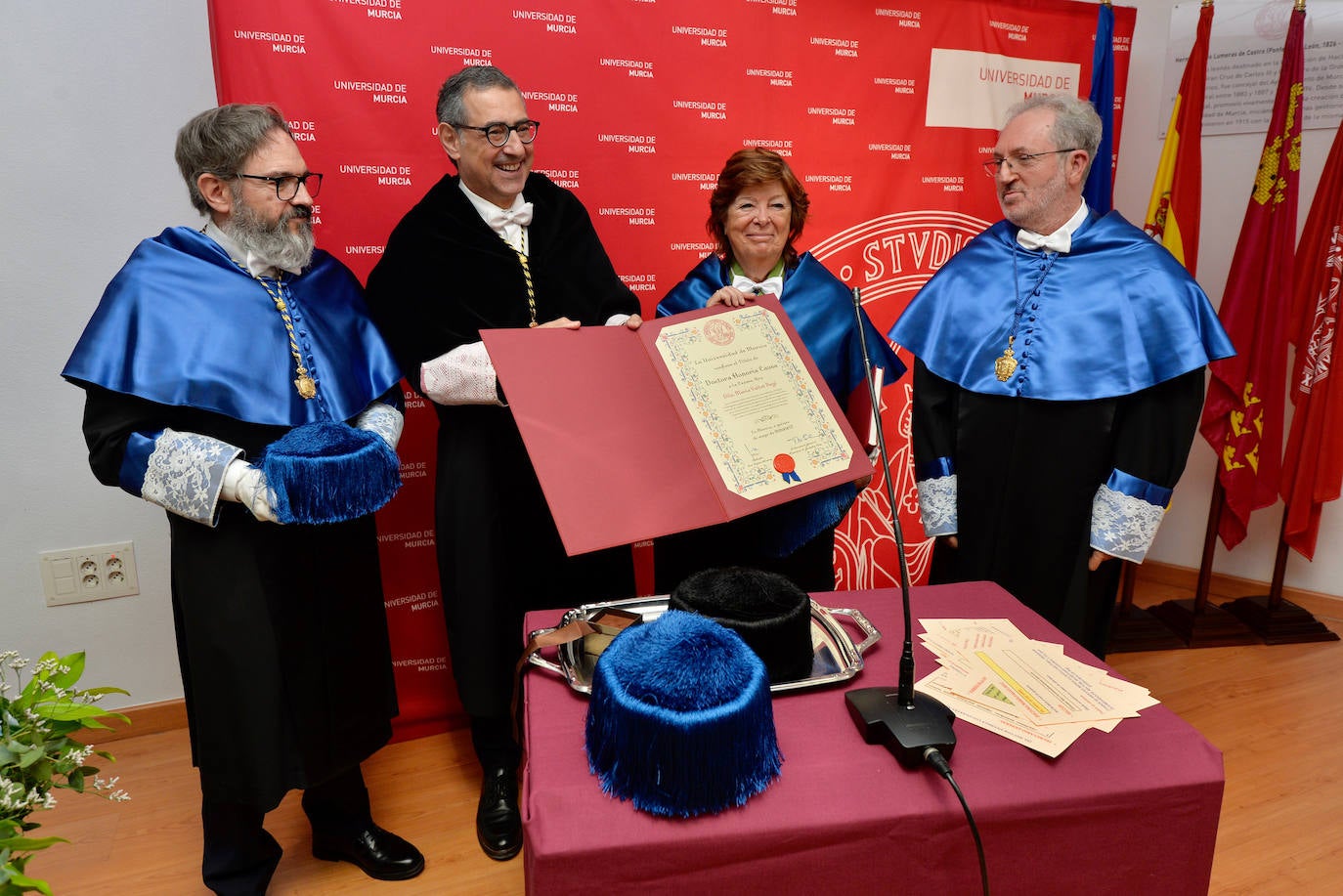 Investidura de los nuevos doctores honoris causa en la Facultad de Química de la UMU