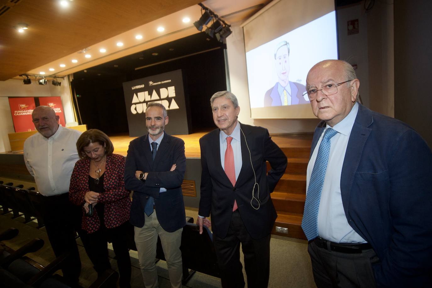 José Luis García Delgado en el Aula de Cultura de LA VERDAD