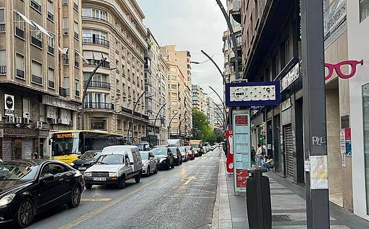 Imagen - Imagen del tráfico en la Gran Vía de Murcia este jueves.