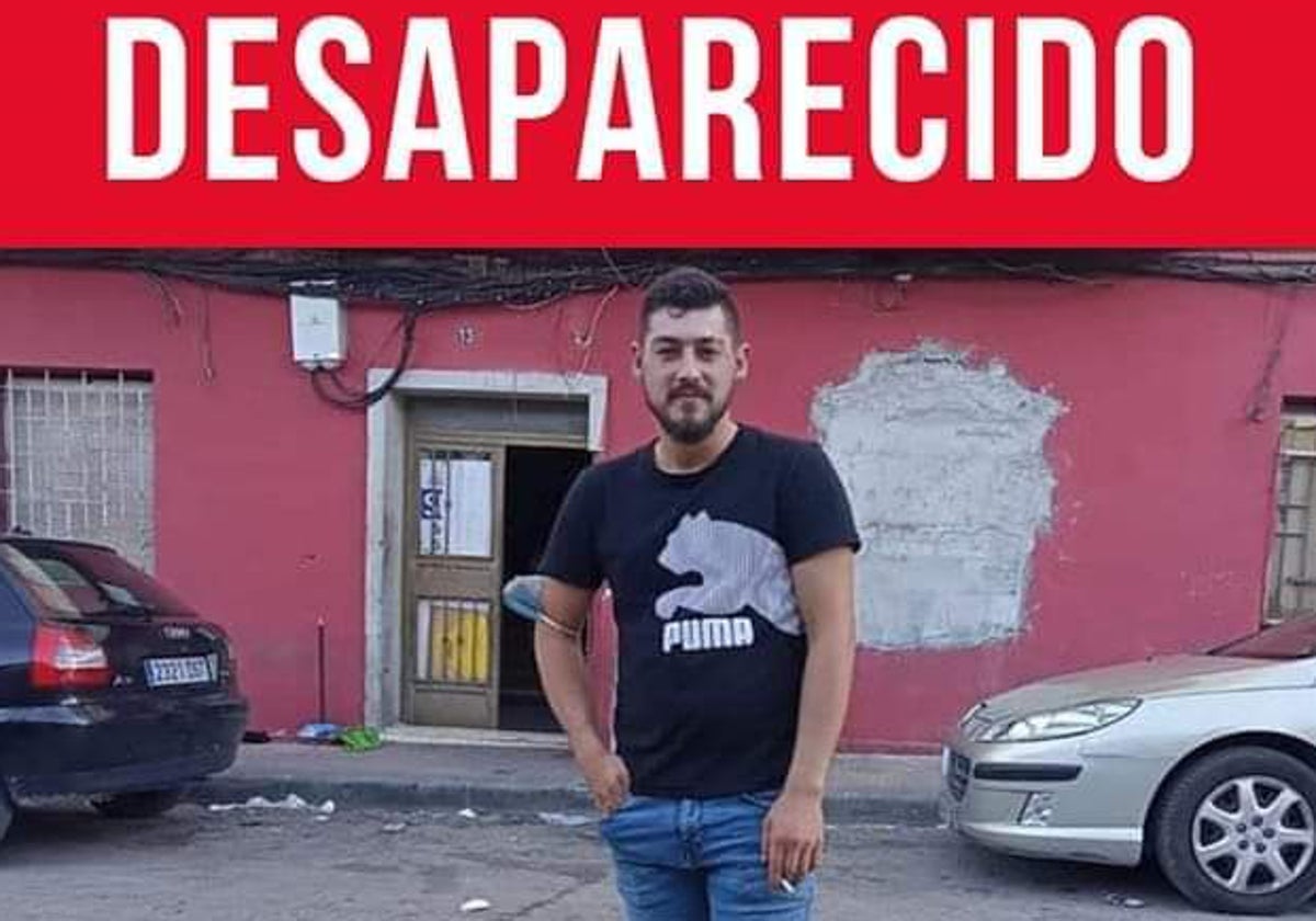 Cartel de la denuncia de la desaparición de Antón Fernández publicado por sus familiares.