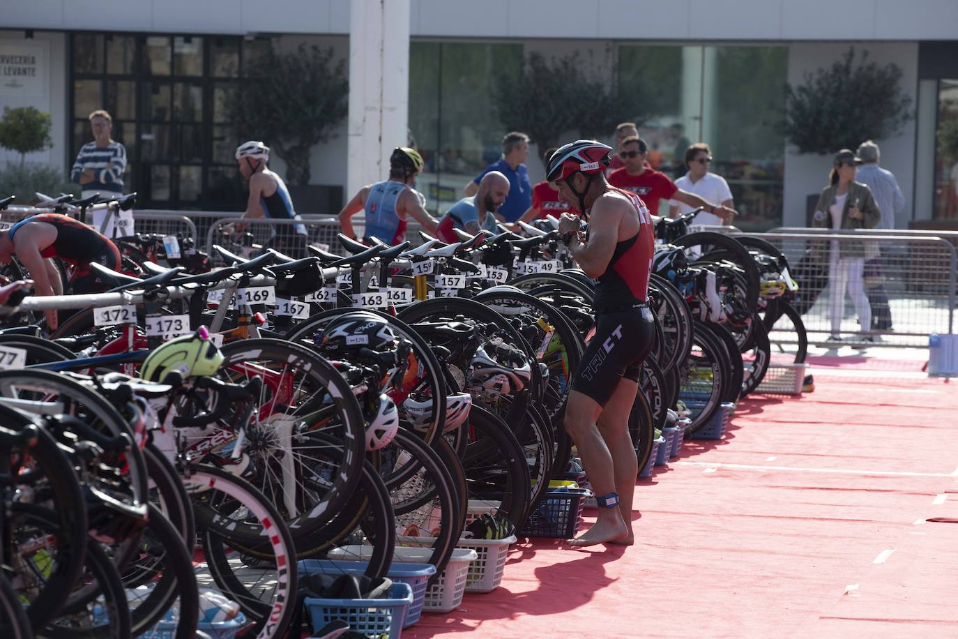 El XVI Triatlón Ciudad de Cartagena SERTRI, en imágenes