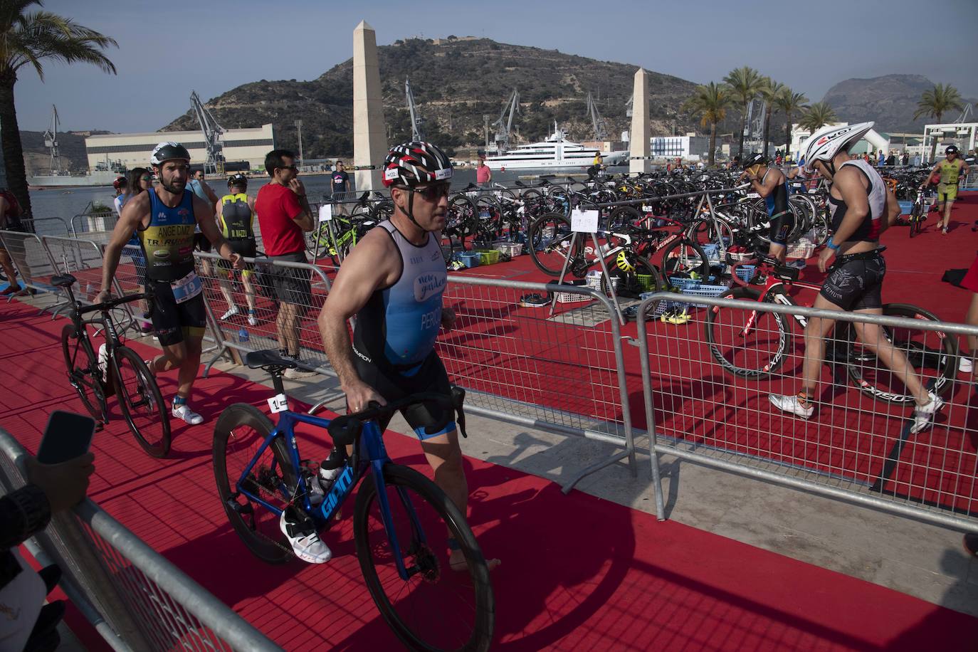 El XVI Triatlón Ciudad de Cartagena SERTRI, en imágenes