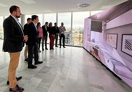 José Ballesta, acompañado de varios candidatos de su equipo, este lunes, en la presentación de su proyecto de vivienda joven.
