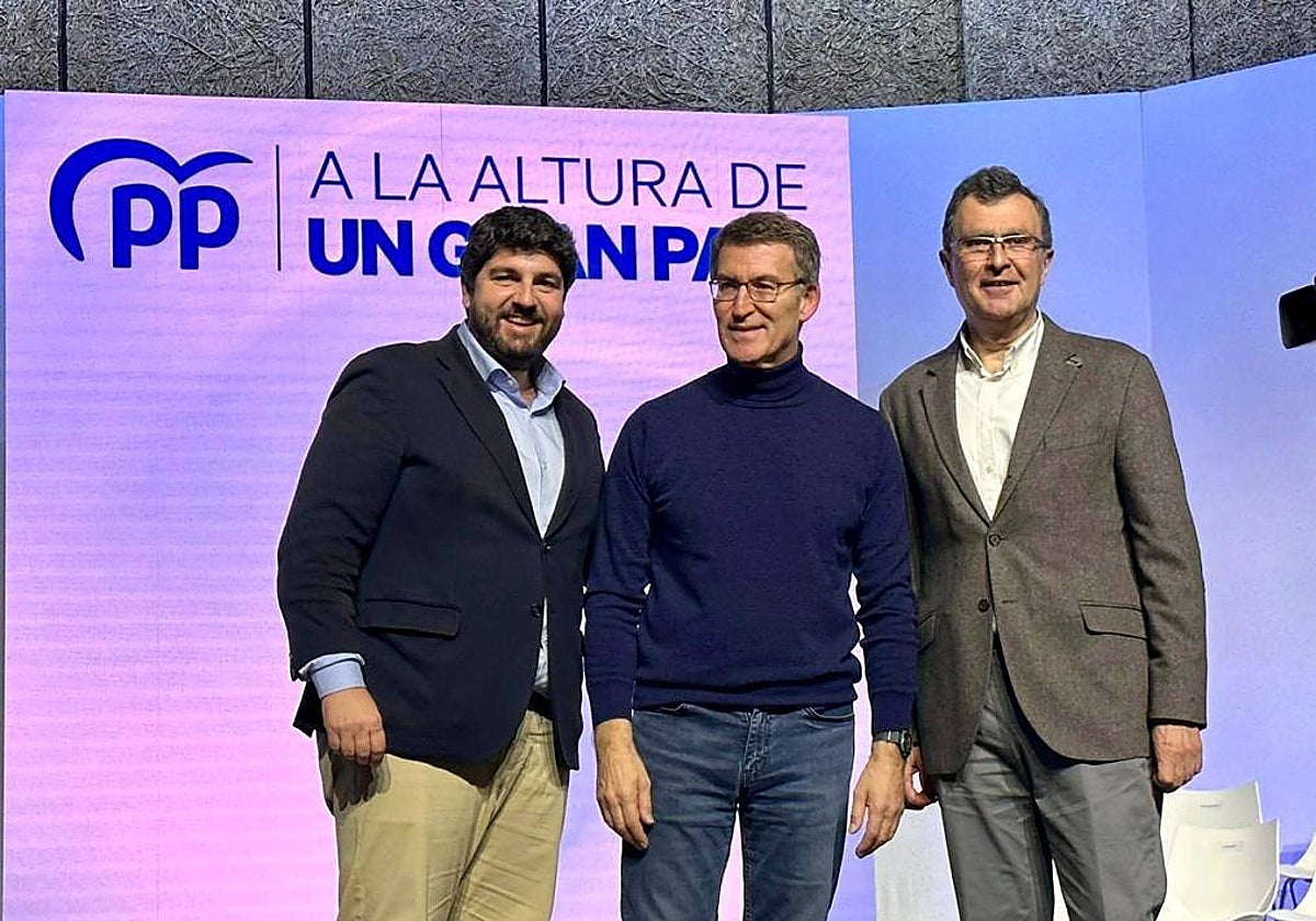 López Miras, Feijóo y Ballesta, en un acto del PP.