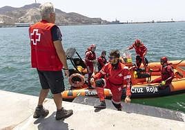 Galería: La Armada simula el rescate de un barco en Cartagena