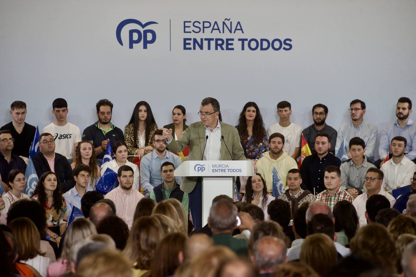 Las imágenes del mitin de Feijóo en Murcia