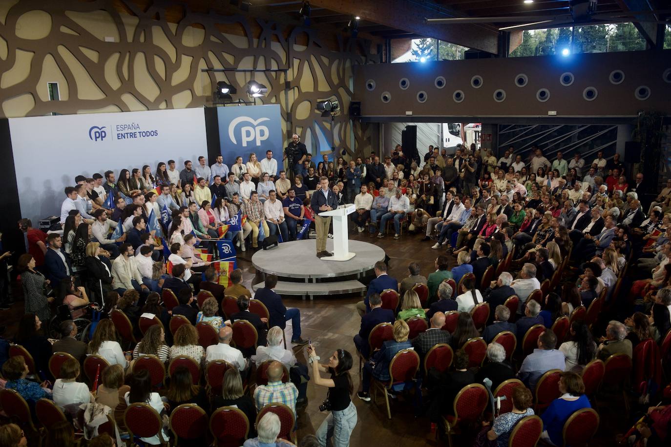 Las imágenes del mitin de Feijóo en Murcia