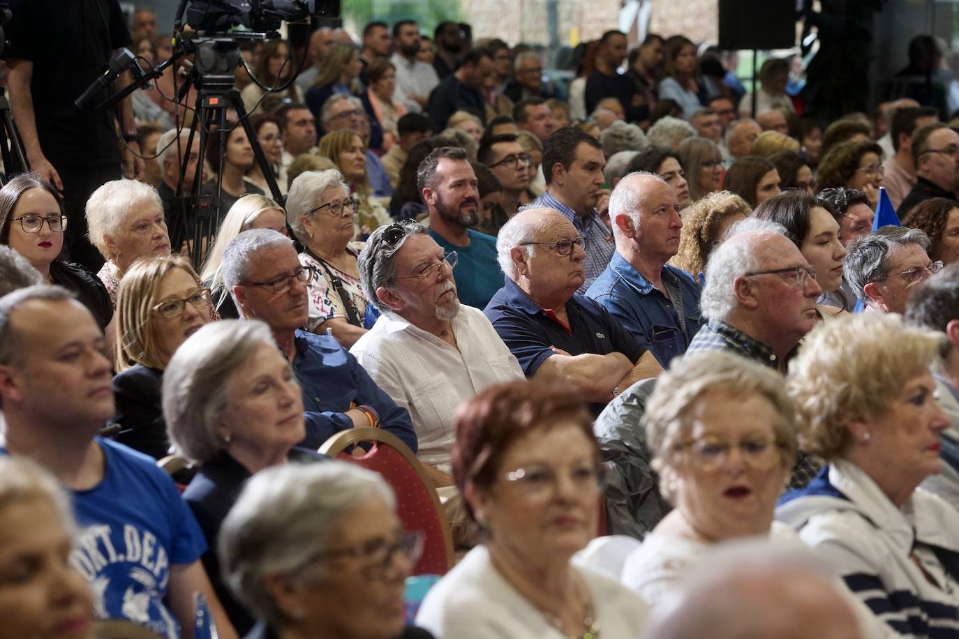 Las imágenes del mitin de Feijóo en Murcia