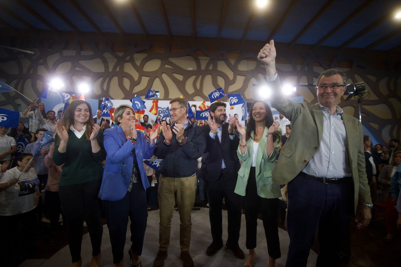 Las imágenes del mitin de Feijóo en Murcia