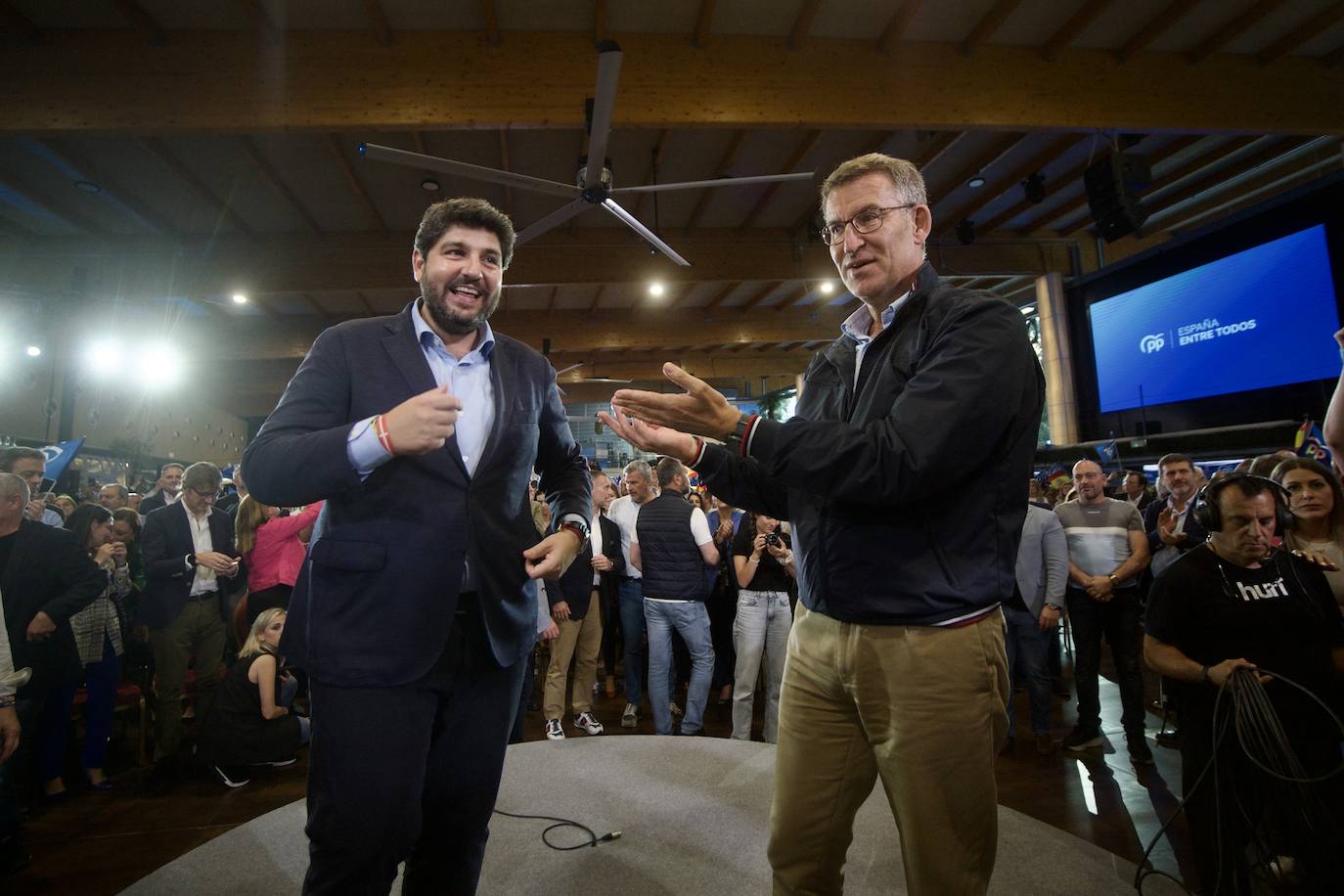 Las imágenes del mitin de Feijóo en Murcia