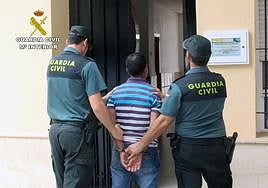 Imagen del momento en el que el sospechoso fue detenido.