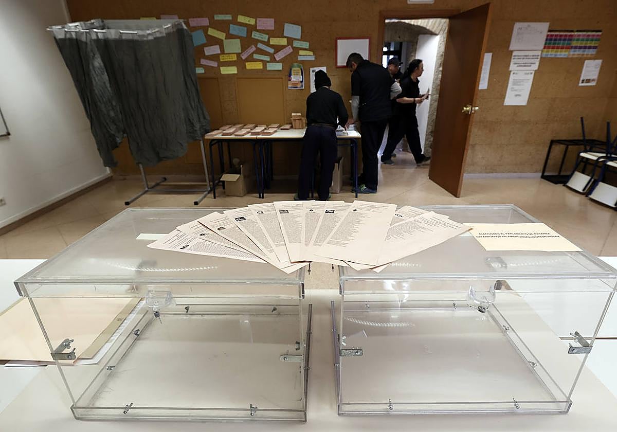 Urnas preparadas para el arranque de esta jornada electoral.