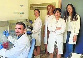 La Dra. Elvira Larqué junto a sus colaboradores: Valentina Origüela, Dra. María Teresa Pastor Fajardo, Dr. Antonio Gázquez y Dra. Virginia Pérez.