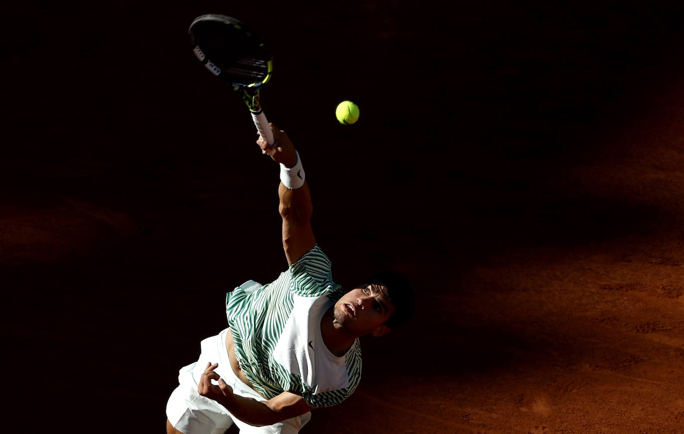 Carlos Alcaraz vence a Taro Daniel en Roland Garros