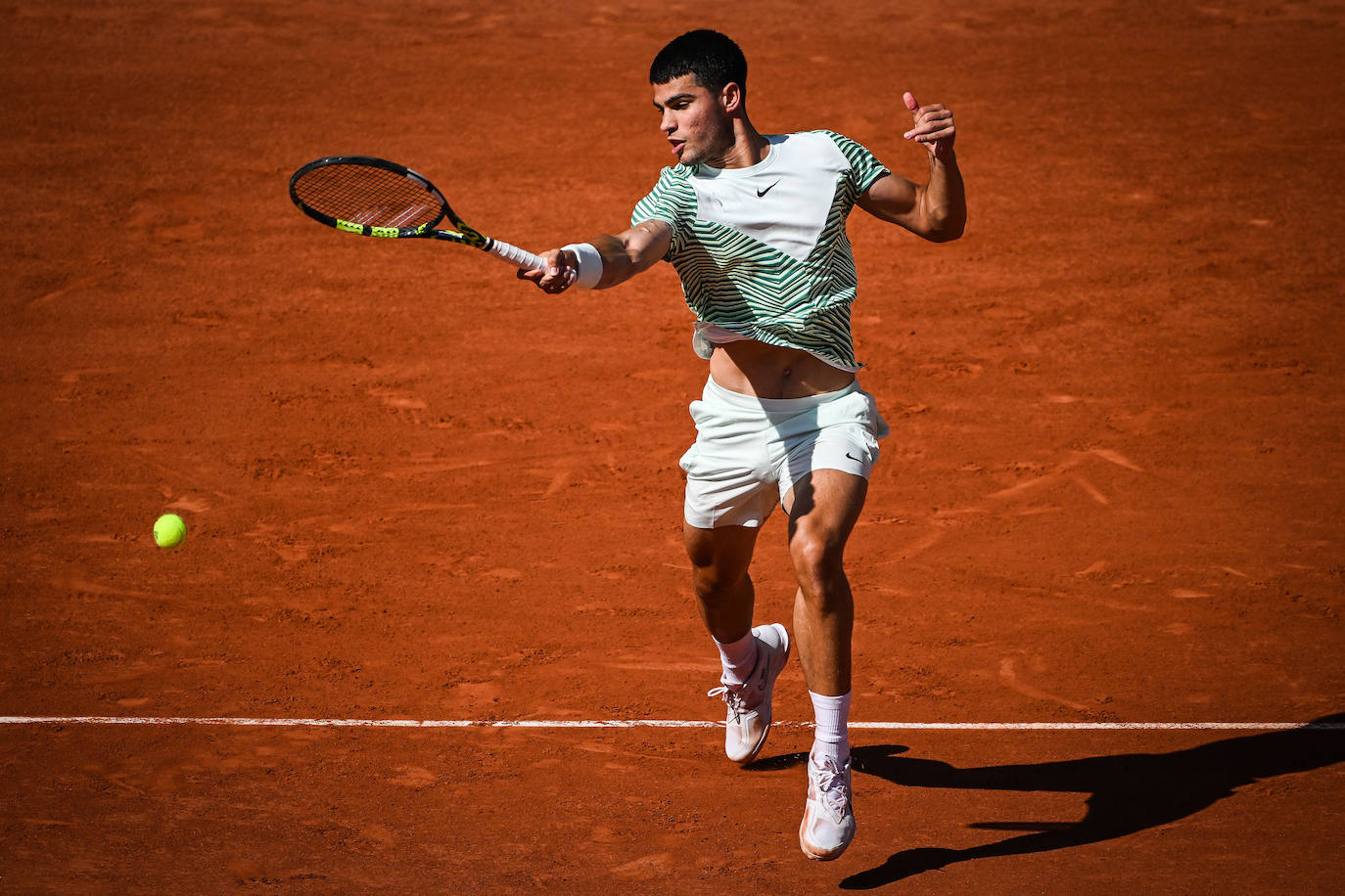 Carlos Alcaraz vence a Taro Daniel en Roland Garros