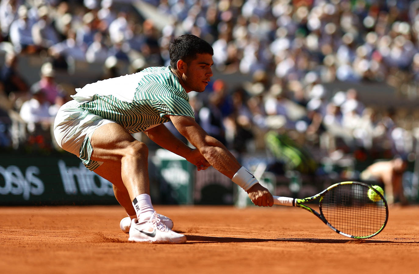 Carlos Alcaraz vence a Taro Daniel en Roland Garros