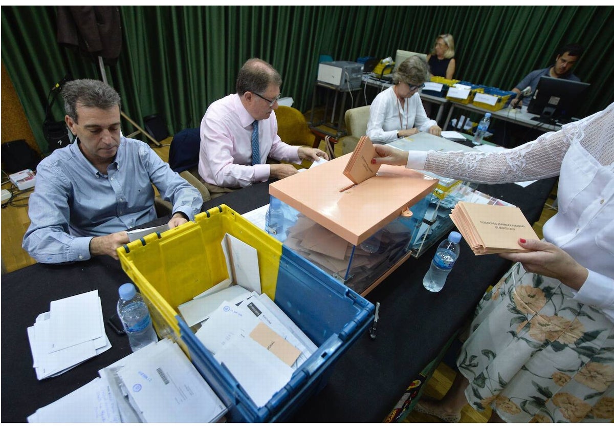 Recuento del voto emigrante que realizó la Junta Electoral en las elecciones de mayo de 2019.