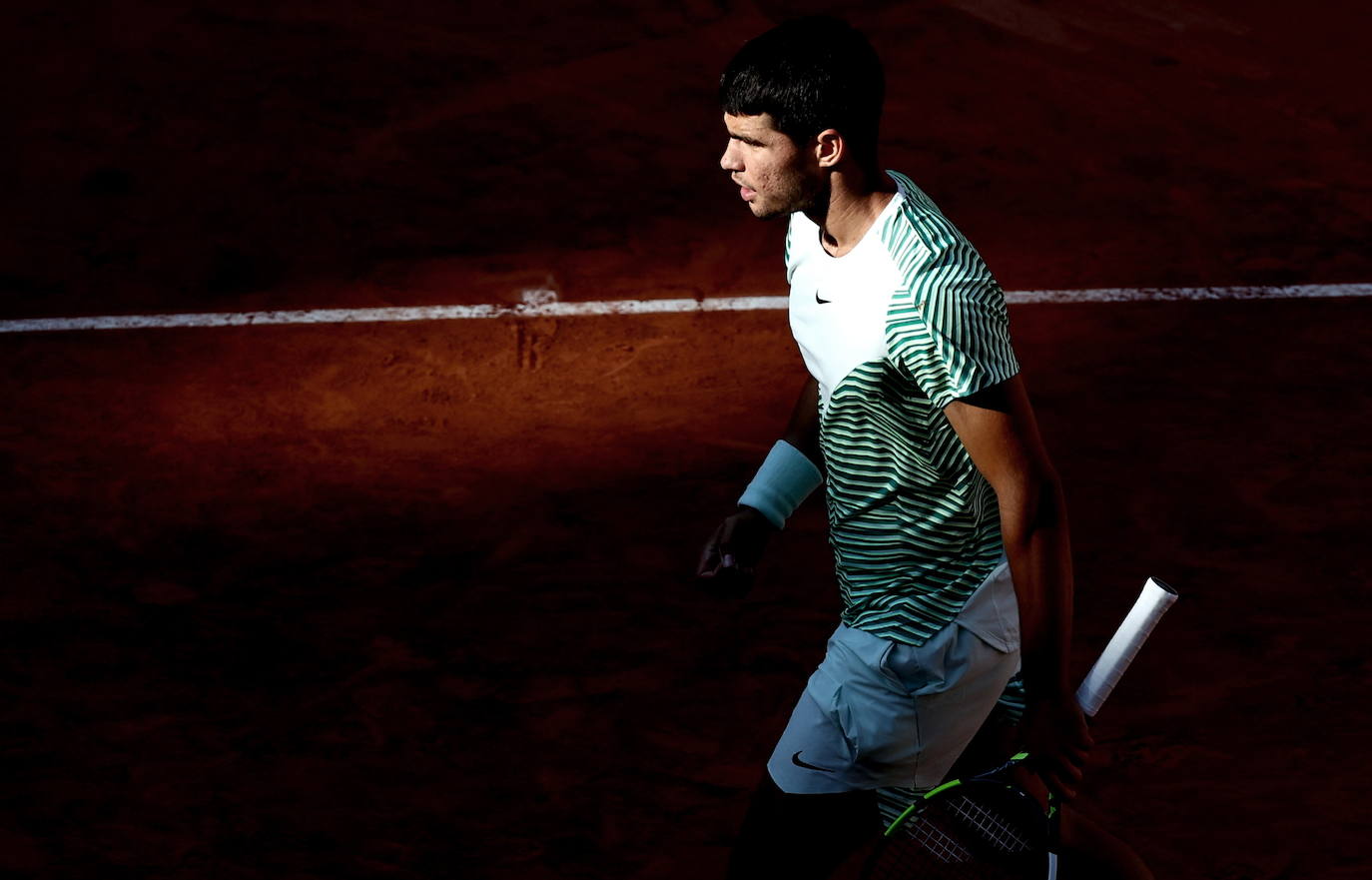 Alcaraz vence a Musetti en Roland Garros