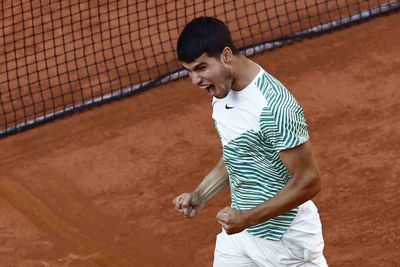 Alcaraz vence a Musetti en Roland Garros