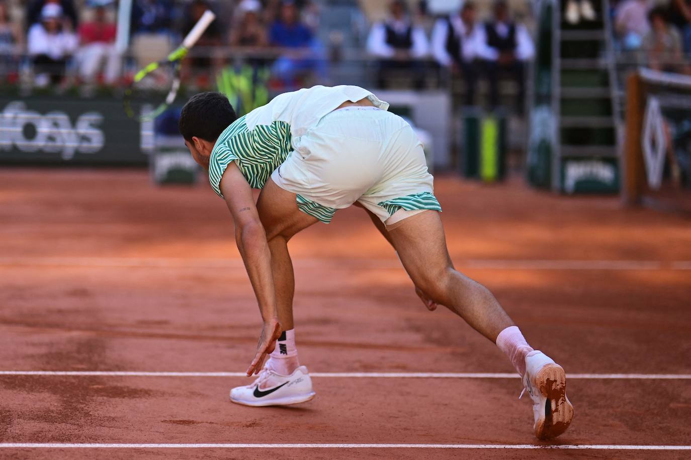 Alcaraz vence a Musetti en Roland Garros