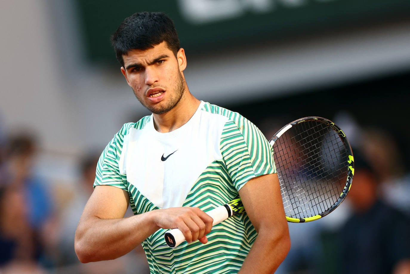 Alcaraz vence a Musetti en Roland Garros