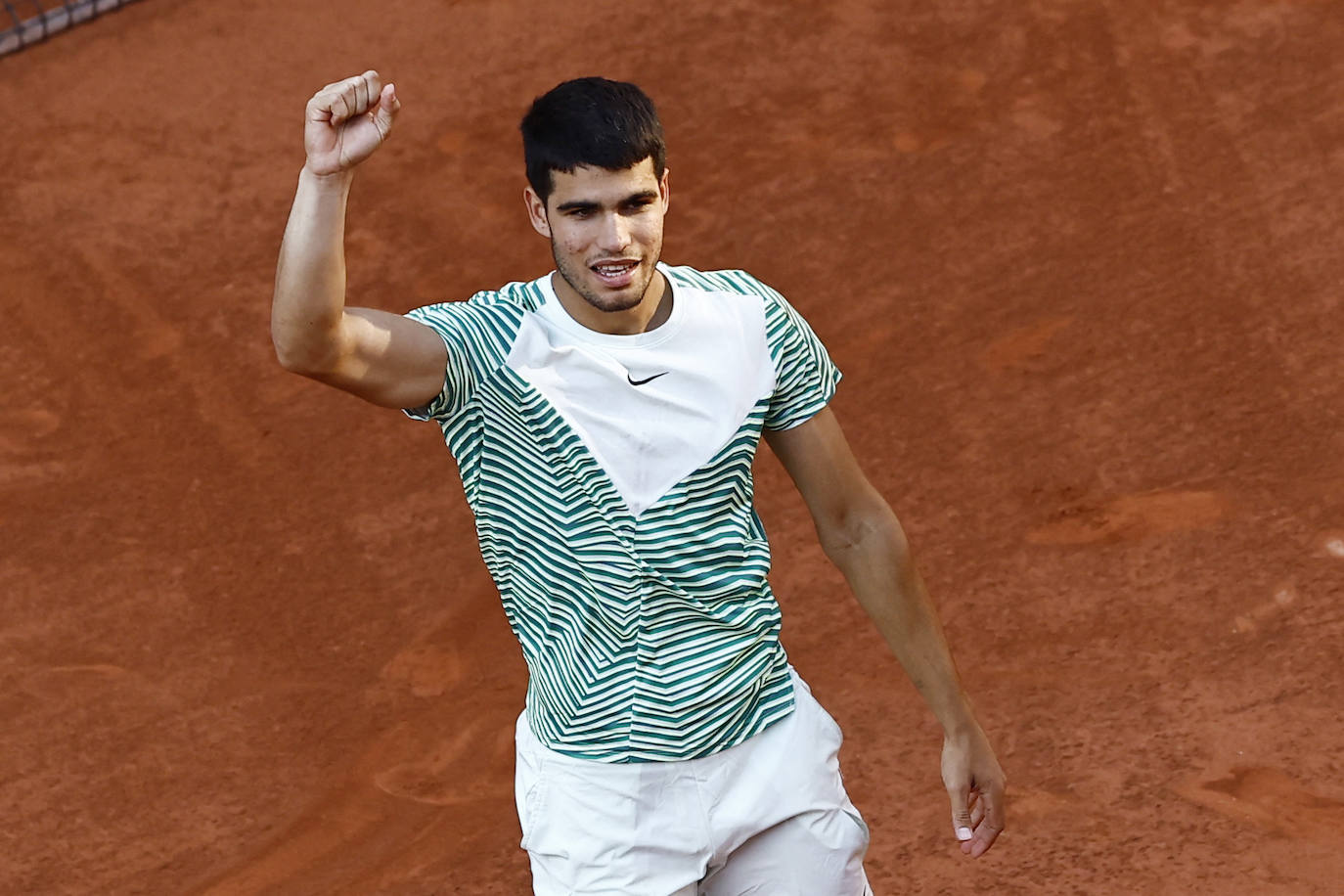 Alcaraz vence a Musetti en Roland Garros