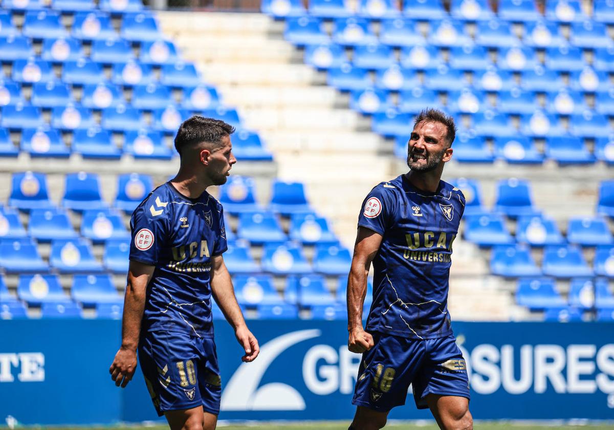 Dos jugadores del UCAM en imagen de archivo.