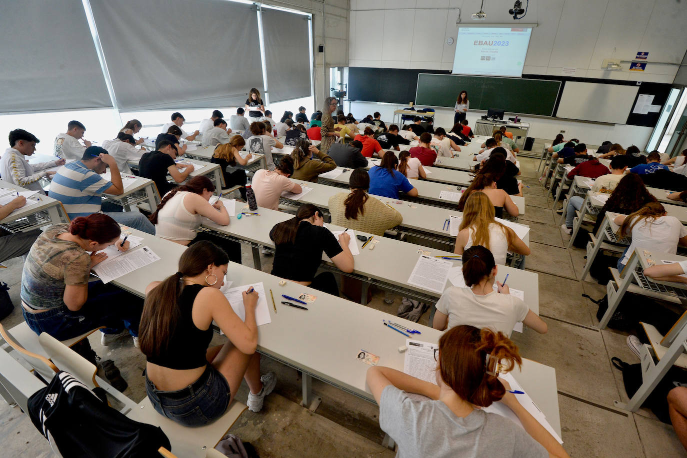 Primer día de la Ebau en el Campus de Espinardo.