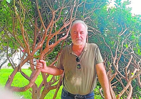 Miguel Ángel Candel, en el Parque de Constitución de Las Torres de Cotillas.